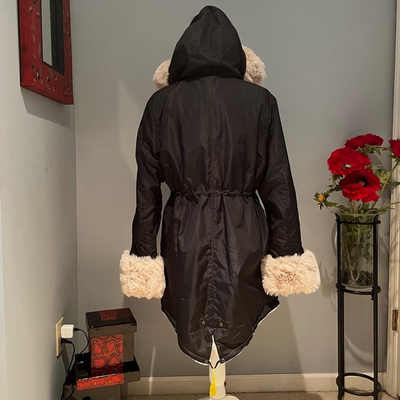 NEW TT Luxe Warm Plush Hooded Faux Fur Long Coat Anorak Raincoat Black Cream … - Picture 4 of 15